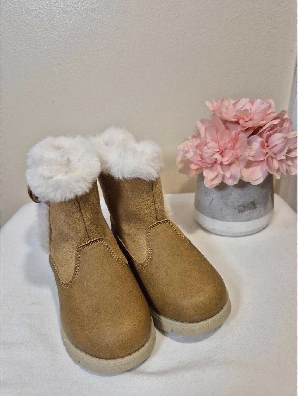 OshKosh B'gosh Toddler Girl's Siberian Faux Fur Snow Boot Tan 7m